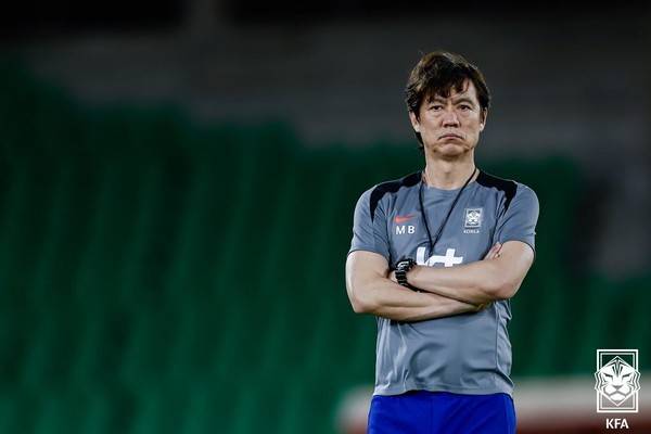 '이라크 1명 퇴장' 그러나 '이재성·이강인 골대 강타' 터지지 않는 득점, 전반 0-0 종료