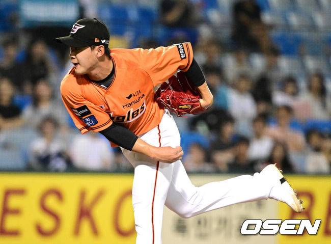 SSG 방출→독립리그→한화 테스트 통과…2년 만에 재취업, 1이닝 2K 퍼펙트 '강렬한 신고식'