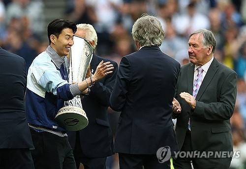 손흥민 '돈폭탄 터진다' 1000억+2400억, 사우디가 또 왔다…천문학적 제안, 토트넘도 흔들린다! '대체자 물색 완료'
