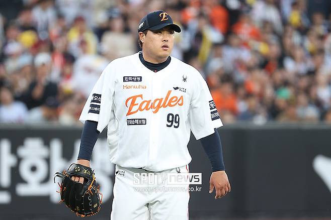 한화 가슴 쓸어내렸다, ‘1군 말소’ 류현진 부상 심각하지 않다… 조동욱 임시 선발 합류, 문동주 복귀 시점은?