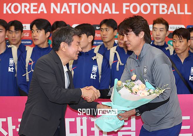 이재명 대통령, 11회 연속 월드컵 티켓 확보한 홍명보호 축하