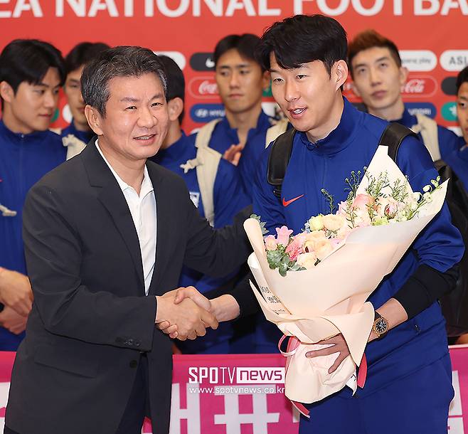 이재명 대통령, 11회 연속 월드컵 티켓 확보한 홍명보호 축하