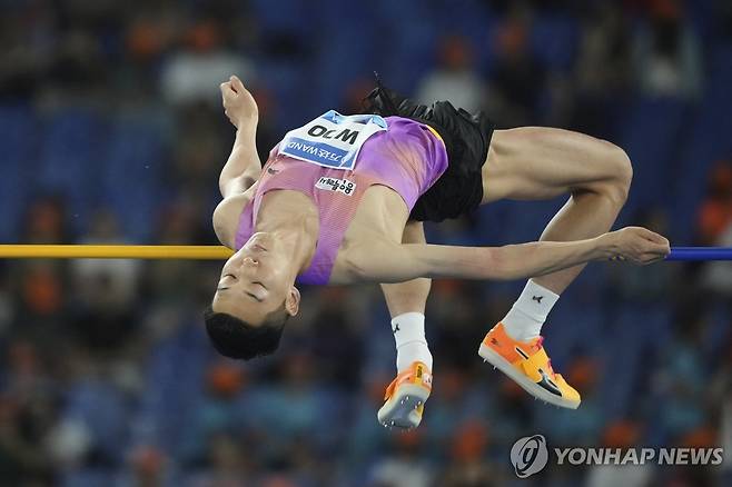 우상혁, 로마 다이아몬드리그서 2ｍ32로 우승…올해 6연승 행진