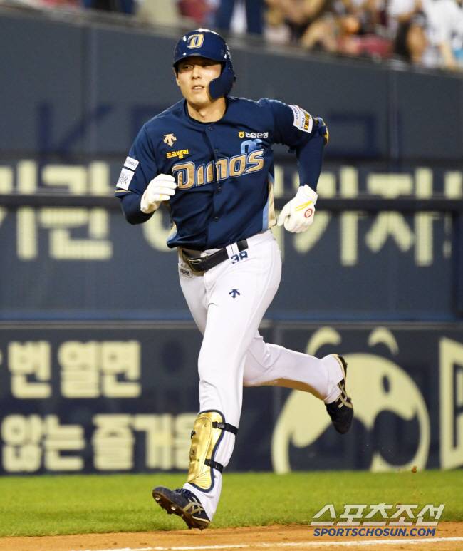 [공식발표]'전격 트레이드 성사' SSG, 4R 지명권+현금 주고 외야수 김성욱 품었다
