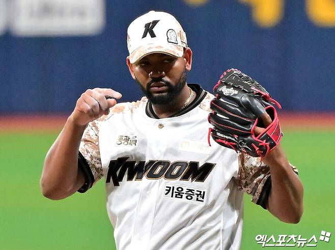 '1위와 꼴찌 대결? 의미 없다!' 키움, LG 연이틀 잡고 위닝시리즈 확보…알칸타라 8이닝 완벽투→4연승 질주 [고척:스코어]