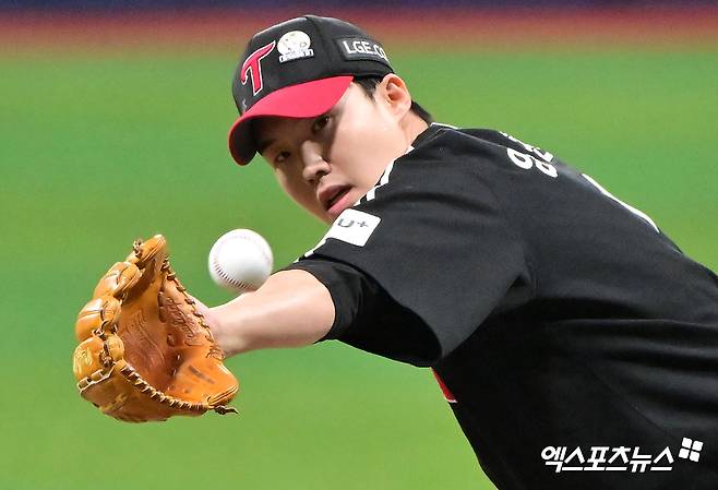 '1위와 꼴찌 대결? 의미 없다!' 키움, LG 연이틀 잡고 위닝시리즈 확보…알칸타라 8이닝 완벽투→4연승 질주 [고척:스코어]
