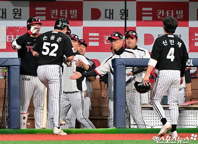 '1위와 꼴찌 대결? 의미 없다!' 키움, LG 연이틀 잡고 위닝시리즈 확보…알칸타라 8이닝 완벽투→4연승 질주 [고척:스코어]
