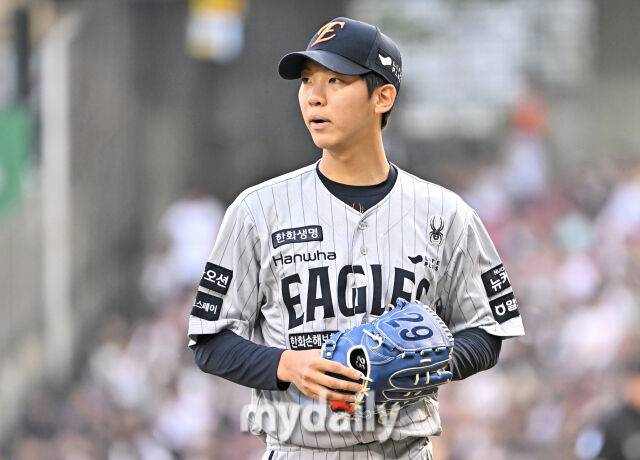 한화 단독 1위 찬스 왔다, 이진영 11회초 결승타로 KIA 3-2 제압→KIA 10회말 통한의 더블아웃 →황준서 쾌투→올러 KKKKKKKKK[MD광주]
