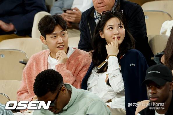 “한국의 축구스타 이강인은 로맨틱 가이, 재벌녀와 당당히 공개데이트” 베트남언론도 주목