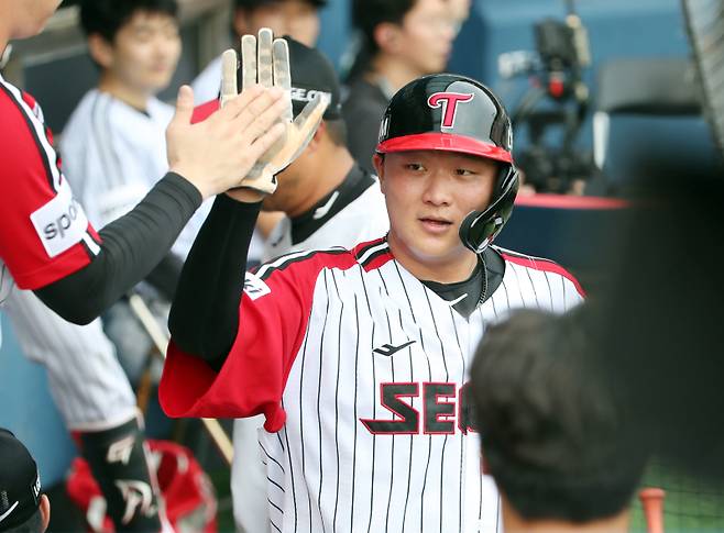 '미쳤다' 한 경기 3홈런-평균 130m, '잠실 빅보이' 퓨처스리그 28경기 14홈런 폭발