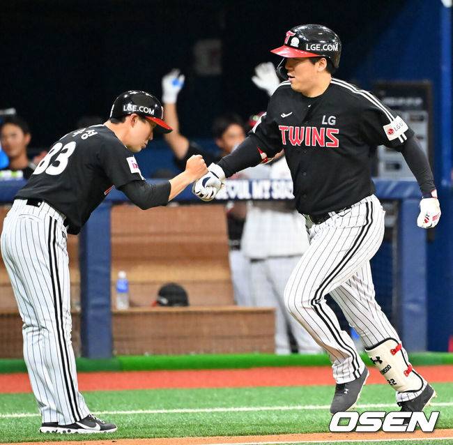 ‘미쳤다, 송승기 7이닝 무실점→ERA 3위’ LG 1위 지켰다. 키움에 7-2 완승…신민재 3안타+김현수 투런+문보경 투런 [고척 리뷰]