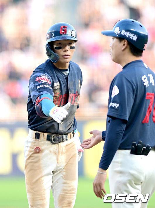 ‘왜 이제 롯데에 왔니’ 157km 감보아 미친 호투+전준우 결승타…롯데, 두산 잡고 3연패 뒤 2연승 ‘위닝시리즈’ [잠실 리뷰]