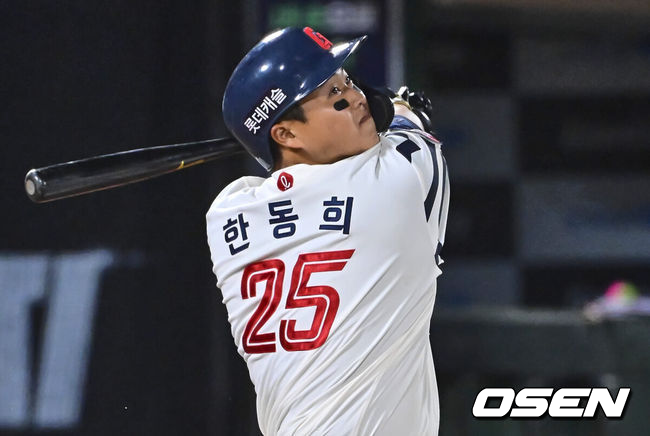 ‘홈런 1위가 타격 1위까지’ 이대호 후계자, 3안타-3안타-2안타 '4할3푼' 미쳤다…홈런-타율-안타-타점-득점-장타율-OPS ‘7관왕’