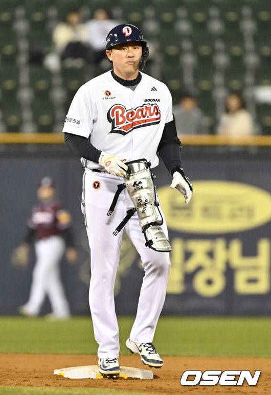 ‘이럴 수가’ 2군행→부진→사구→갈비뼈 실금…두산 78억 1루수, 감독 바뀌고 고난의 연속이다