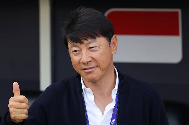 ‘해도 해도 너무하네…’ 신태용 감독 비꼰 인니 고위 관계자, “클라위버르트 감독이 지도자로서 자질·역량 더 뛰어나”