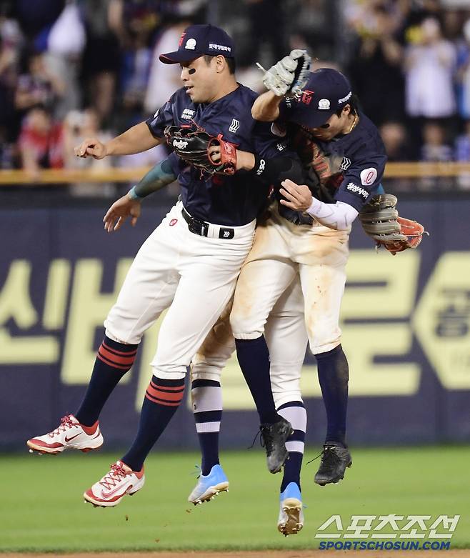 '80억 포수 2군행'에 담긴 명장의 의지…'톱3' 올라선지 53일째, 숨고르기는 없다 → 간절함 되찾은 롯데[SC포커스]