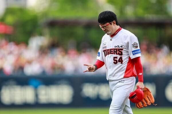 '2년 만의 최악투' 3회도 못 채우고 8피안타 강판이라니…'오락가락' 흔들리는 대투수, 이기고도 시름 깊어진 KIA