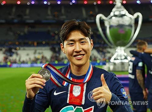 '연봉 77억+주전 자리 보장' 나폴리, 이강인에 '올인'… 그런데 선수가 망설인다
