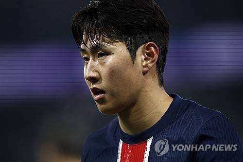 '연봉 77억+주전 자리 보장' 나폴리, 이강인에 '올인'… 그런데 선수가 망설인다