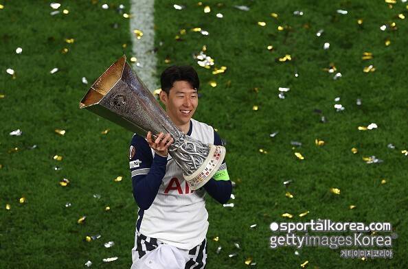 英 독점