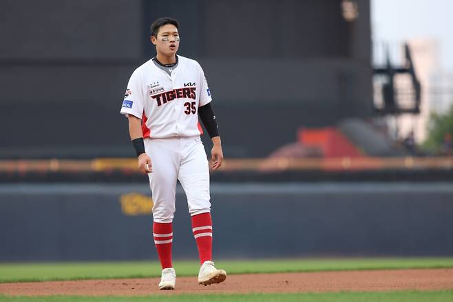 [공식] 이럴수가 '야구 없는 월요일' 끝내 KS MVP 2군행 통보, '총 8명' 1군 엔트리 말소