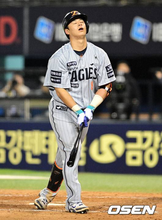 10G 타율 5푼4리, 치명적 실책까지…김경문 뚝심, 4번 노시환은 언제 부응할까