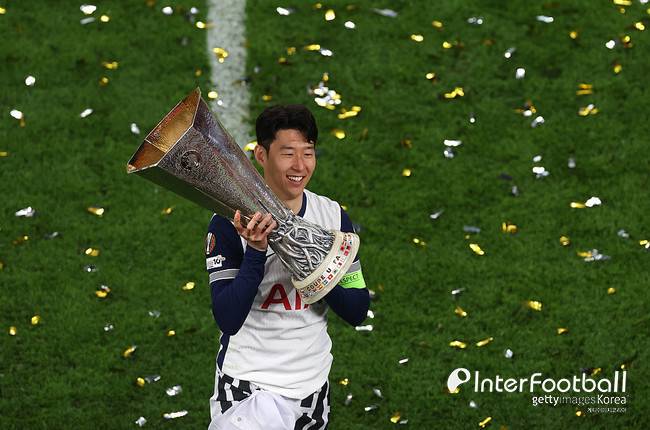 이게 바로 손흥민 클래스! UEL 우승 당시 유니폼, '약 7,300만 원' 이상에 낙찰...