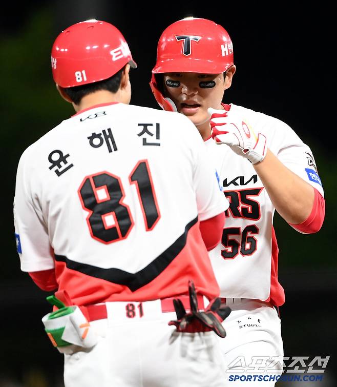 '176.13㎞' 오타니급 타구에 소름…150억 공백, 최저연봉 선수가 채울 줄이야