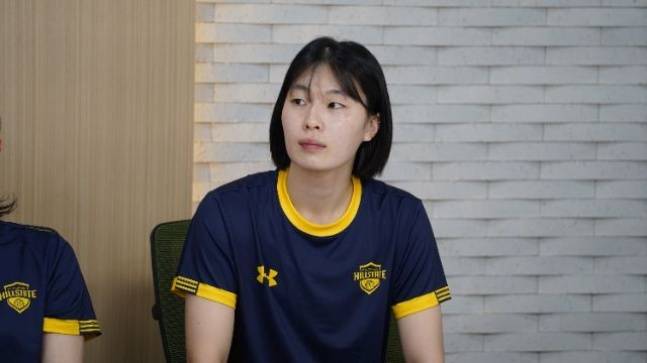 '두 차례 무릎 수술→팀 없이 2년 재활' 만장일치 신인왕은 왜 은퇴 아닌 현대건설 컴백 택했나