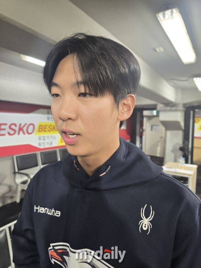“(류)현진 선배님은 저를 붙잡고 계속 먹여요…” 류현진의 후배사랑, 그렇게 황준서가 한화 최강 6선발이 된다