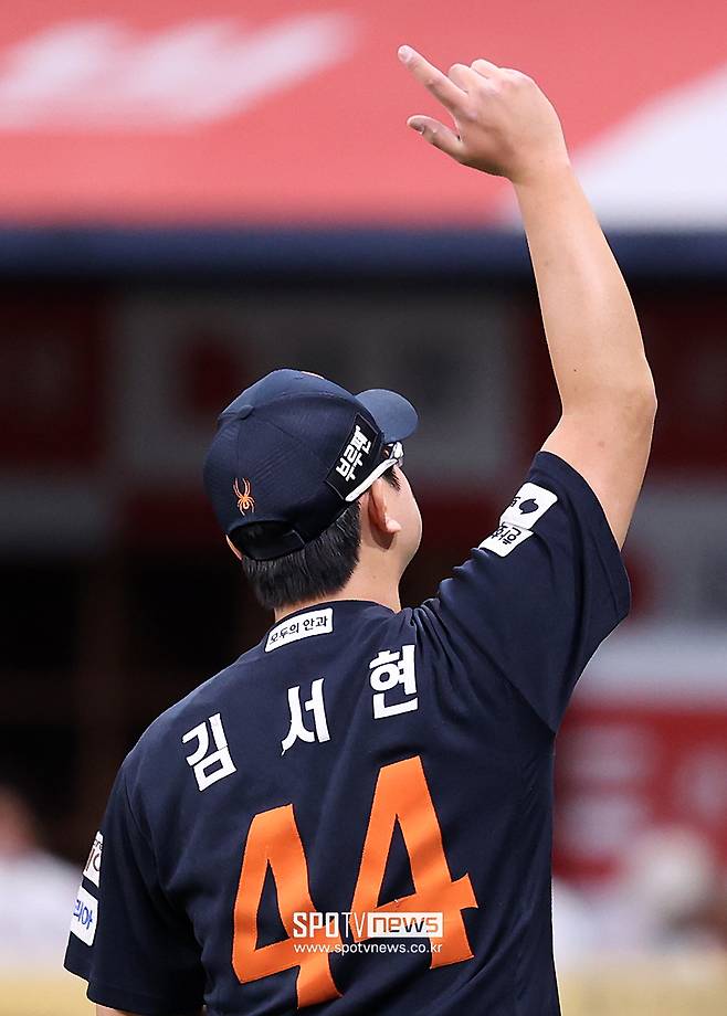 네모 안에 던지는 김서현 이렇게 무섭다, 팬들이 인정한 압도적 마무리→올스타 팬투표 1위까지