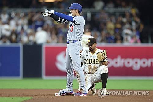 '김혜성 결정적 동점 2루타' LAD, SD에 8-7 승부치기 승