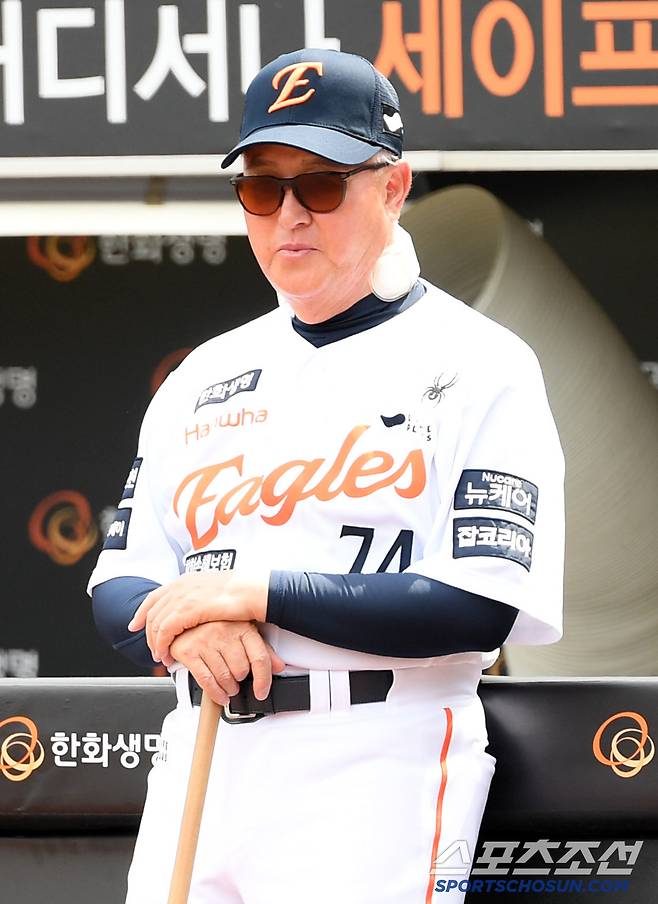 '트레이드설의 중심' 한화, 김경문 감독이 직접 입장 밝혔다! →