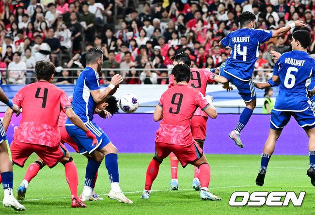 '아쉽다 전진우 데뷔골!' 한국, 쿠웨이트전 선제골 폭발...행운의 자책골로 1-0 리드[오!쎈 현장]