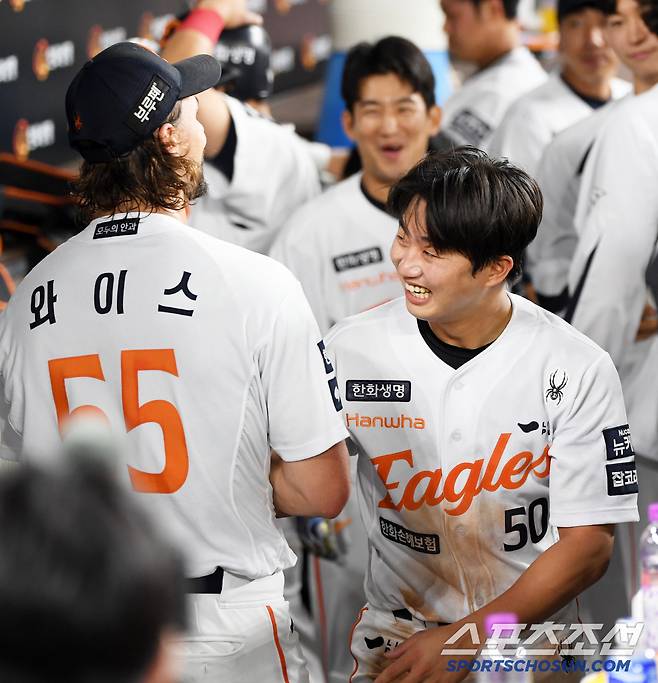 저번달 스윕 반납해야지? 한화, '한 달을 기다렸슈' 두산 6-2 완파! 3연전 강력한 출발