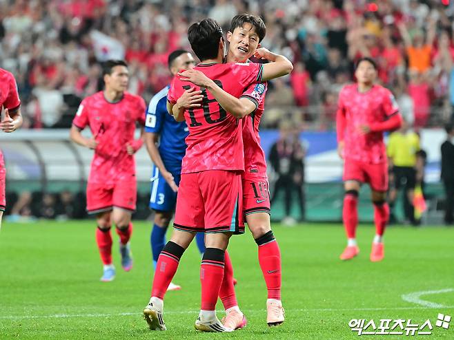홍명보호 '아시아 1위 쾌거 달성!' …3차예선 '유일 무패' 대기록 썼다→'이강인 울분의 득점포' 쿠웨이트전 4-0 대승 [WC 예선 리뷰]