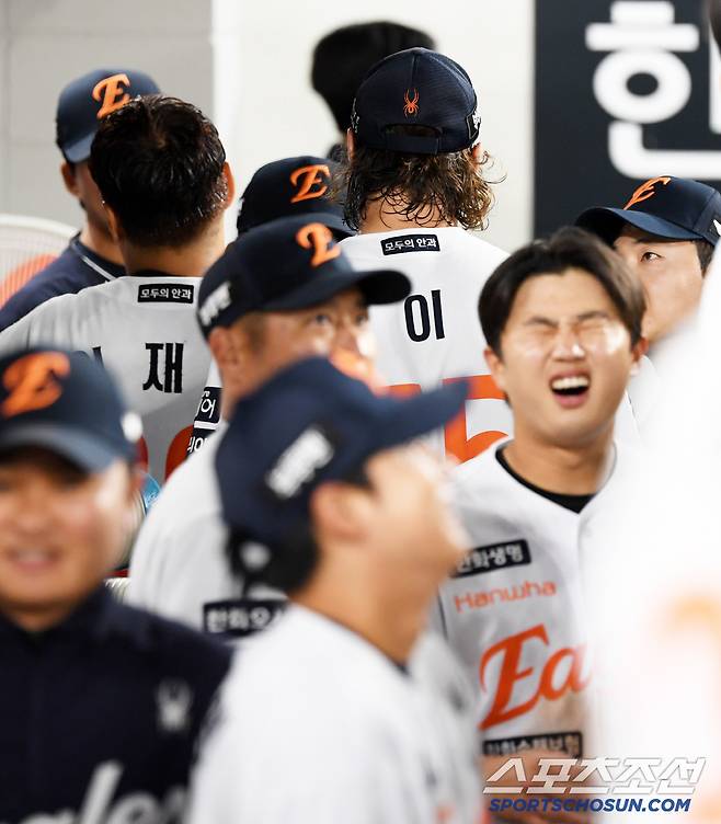 결국 김서현까지 투입.. 한화 김재걸 코치가 미팅 소집! → 이겼지만 반성할 건 반성하자