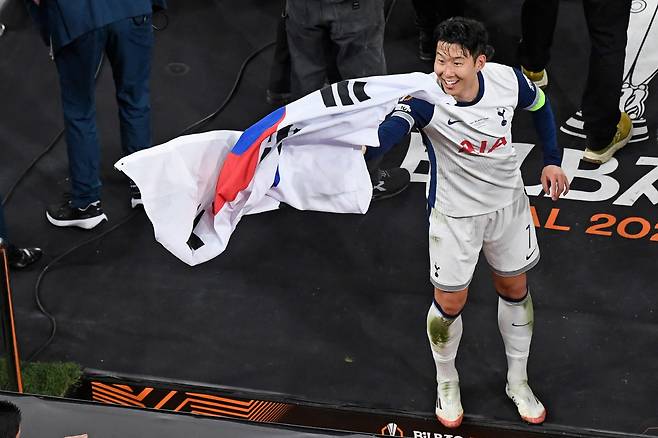 손흥민, 사우디 1100억 터져도 안간다! 토트넘서 존경 받는 인물…