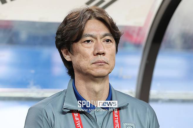 전광판에 홍명보 감독 뜨자 4만 관중 야유…이강인은 팬들에게 '진심 호소'