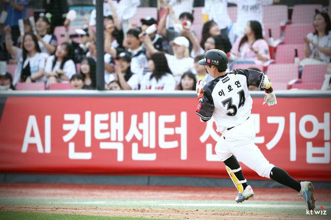 이래서 롯데에 우선지명 좌완 내줬구나…684일 만에 홈런포, 친정 크게 울린 트레이드 이적생 “야구 간절합니다”