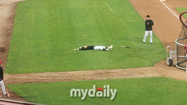 0-8 패배→모두가 떠난 챔피언스 필드, KIA 선수들이 야밤에 방망이를 휘둘렀다 [MD광주]