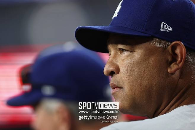 '다저스 역사상 최초' 6회 경기 포기, 현지 언론들도 놀랐다…로버츠 감독의 해명은