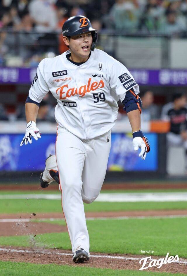 '홈런→홈런→홈런→홈런 미쳤다' 한화 유망주 포수, 2군 무대 폭격하다…KBO 2군 역대 3번째 4연타석 홈런 진기록 [MD대전]