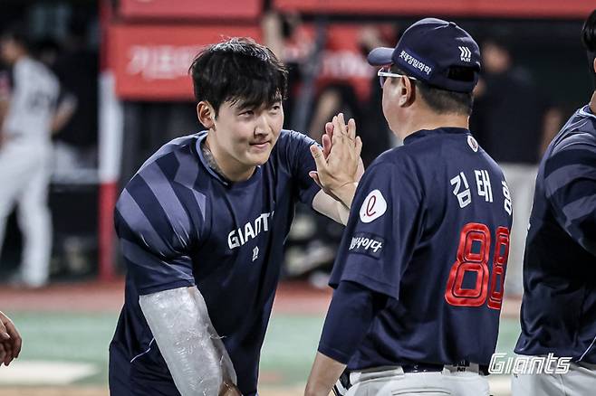 박영현 무너뜨린 롯데...김태형 감독