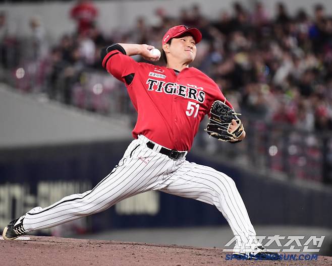 최형우 KBO 최초! 전상현 타이거즈 최초!…KIA 5할 지켰다 '삼성 6-3 제압' [광주 리뷰]