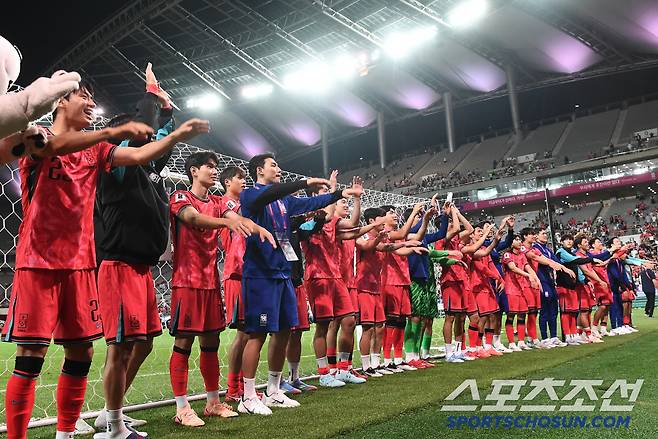 '무패 진출' 한국-'1호 확정' 일본-'사상 최초' 우즈벡→'6회 연속 탈락' 중국-'4차예선행' 사우디-'무승' 북한...희비 엇갈린 아시아 3차예선 마무리
