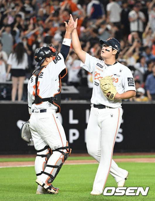 '40승 선착' 한화, KS 우승 확률 50% 확보했다…노시환 부활포→김서현 진땀 SV '두산전 싹쓸이' [대전 리뷰]