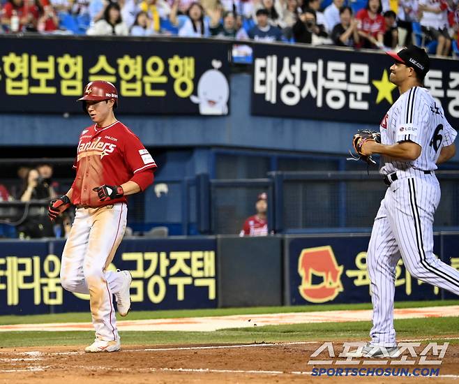 '65억 최고 포수의 역전 2루타' 40승 고지 점령 또 1위 지킨 LG, 주말 한화와 반게임차 선두 전쟁 나선다[잠실 리뷰]