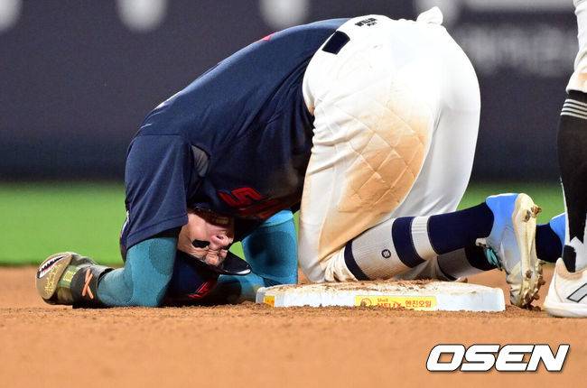 “굉장히 아픈 부위라서…” 5안타 치고도 병원 이송 동료부터 걱정. 초상집 된 롯데, 2연속 위닝인데 아무도 웃지 못했다 [오!쎈 수원]