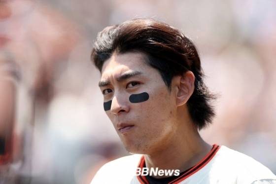 '환상 호수비' 이정후 128m 홈런성 타구 처리→포효, 충돌 두려움 이겨내 더 뭉클함 선사... 또 멀티출루 폭발! SF 통한의 끝내기 역전패